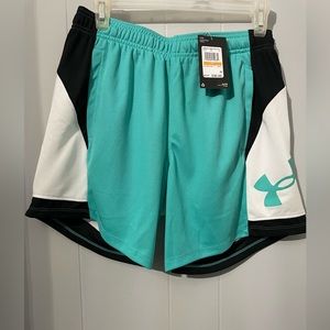 Women’s baseline 6” shorts loose fit
